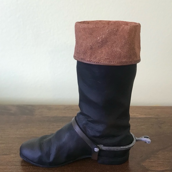 Collectible George Washington Riding Boot - Picture 2 of 10